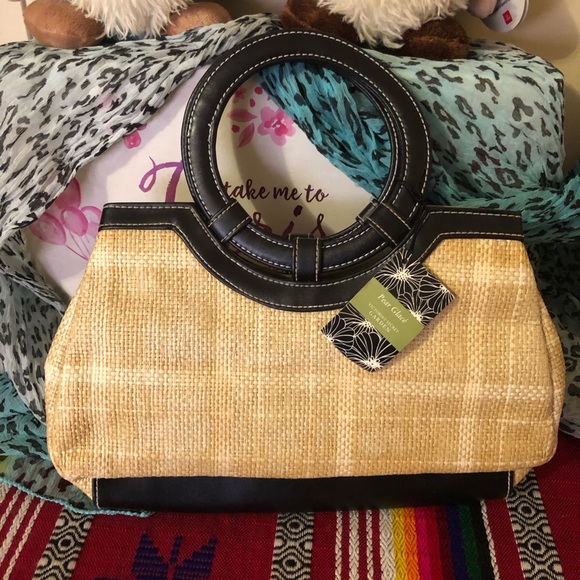 Victoria's Secret Handbags - 🌸5/$25🌸 Victoria’s Secret Woven Wicker Clutch